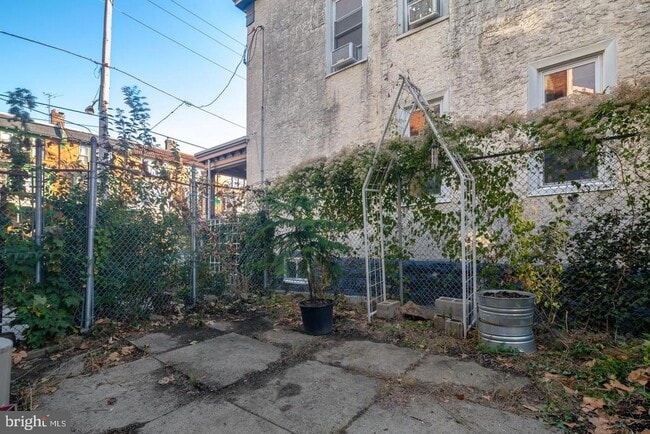 Photo - 5002 Chestnut St