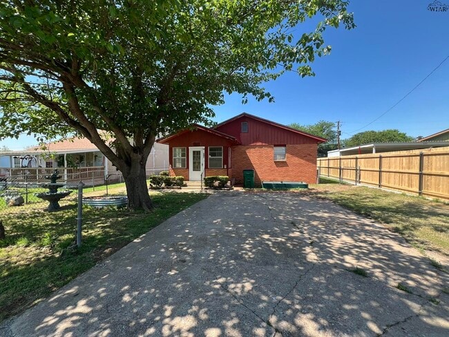 Photo - 610 S Bond St