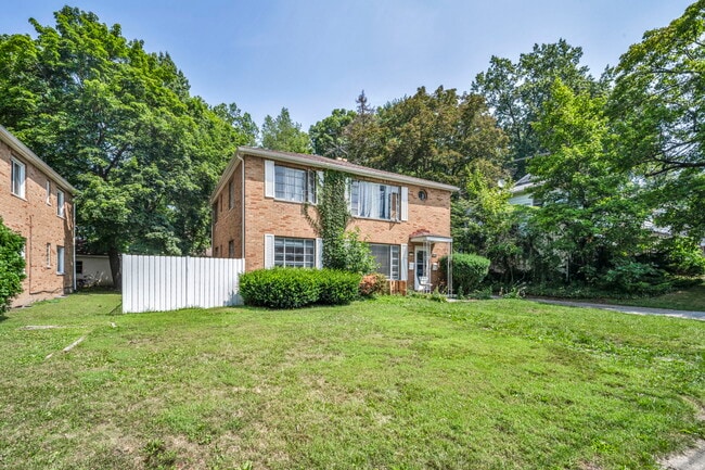 1787 Tanglewood Dr