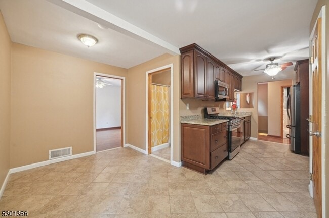 Photo - 129 Camp Trail