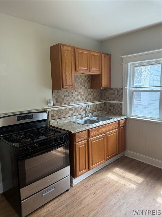 Photo - 238 Oxford Ave