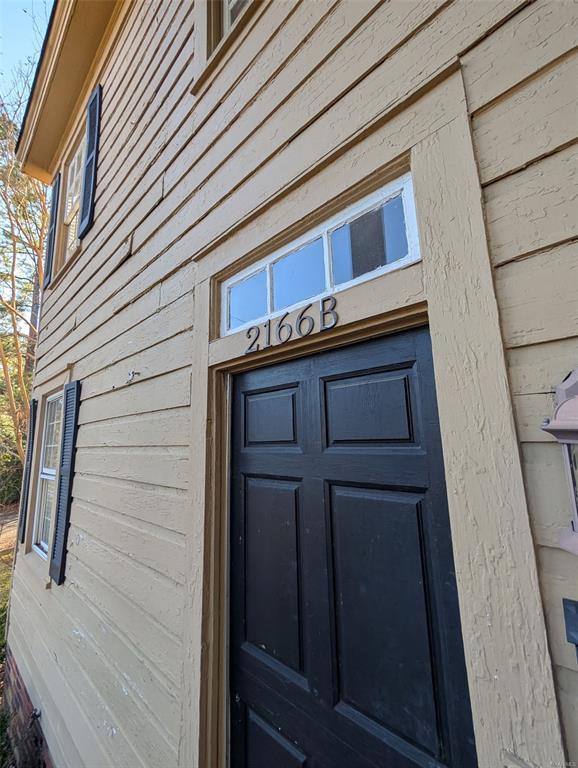 Photo - 2166 College St