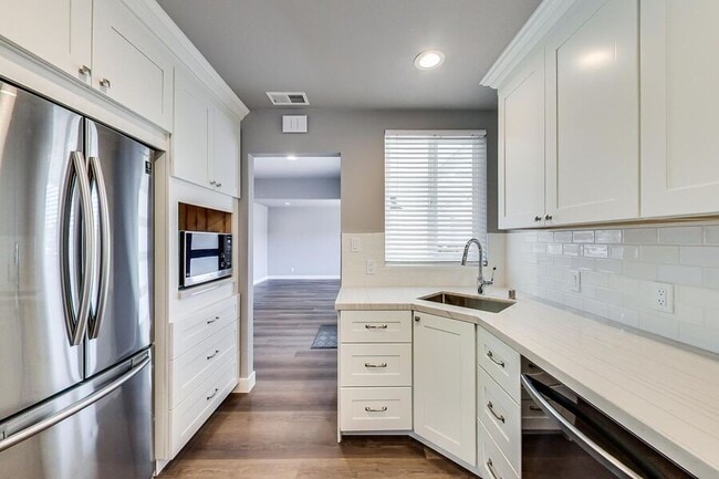 Photo - 4401 Castanos St