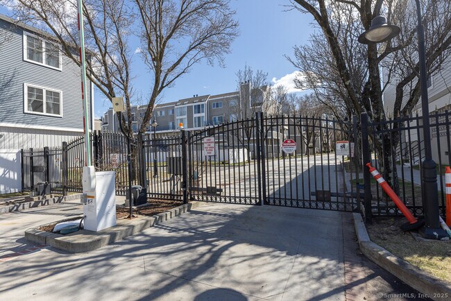 Photo - 300 Harbour Close Unit 34-B