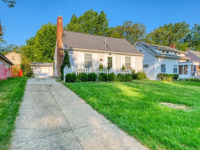 Photo - 352 Glen Park Dr