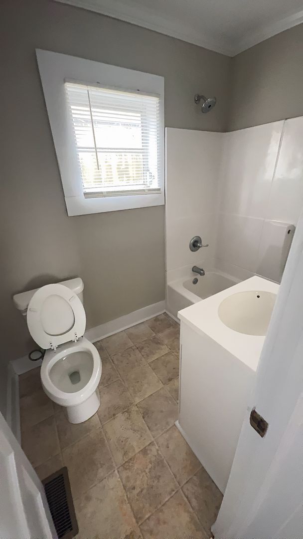 Photo - 1421 Roper Ave