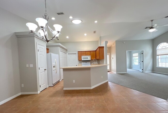 Photo - **MOVE-IN SPECIAL 2 WEEKS FREE IN SEPTEMBE...