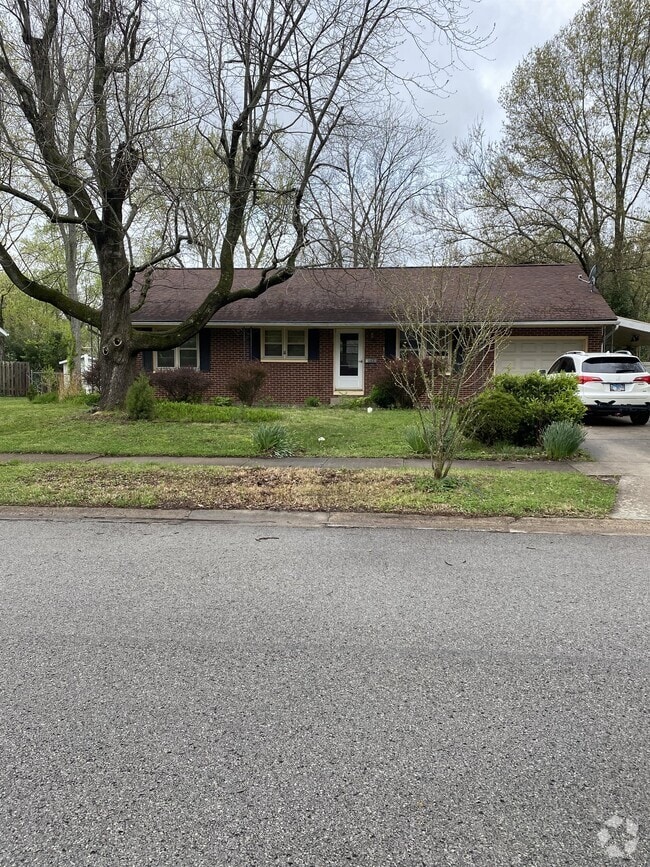 Building Photo - 706 S Taylor Dr Rental