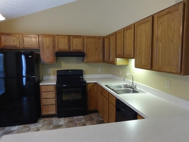 Photo - 2157 Dunkeld Drive