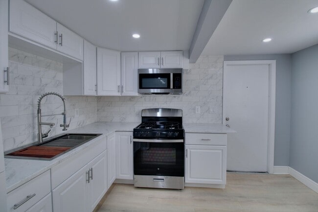 Photo - 236 N Oleander Ave