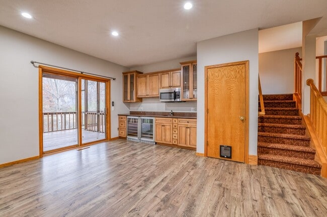 Photo - 7123 Yorktown Ln N