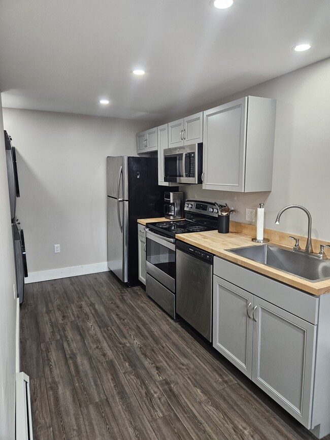 Photo - 1 Carpenter St