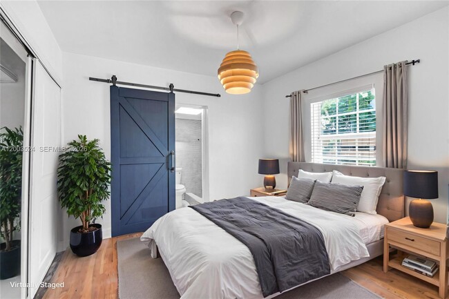 Photo - 10 Century Ln