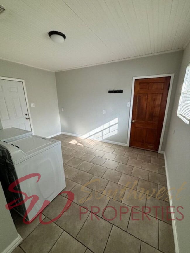 Photo - Spacious 4 Bedroom Home with Park-Like Backyard!