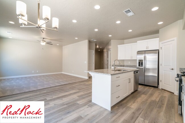 4 Bedroom, 2.5 Bathroom Townhome in Hurric... - 4 Bedroom, 2.5 Bathroom Townhome in Hurric...