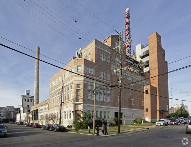 Falstaff Apartments & Dorgenois Lofts - Falstaff Apartments & Dorgenois Lofts