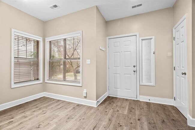 Photo - 6121 Sunpointe Dr Unit 6121 Sunpointe Dr. #103