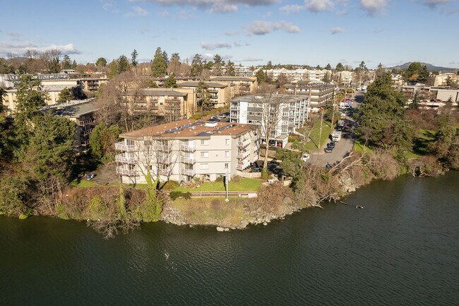 Photo - Gorge Shores Apartments