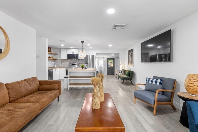Photo - 1016 Beachwood Ave