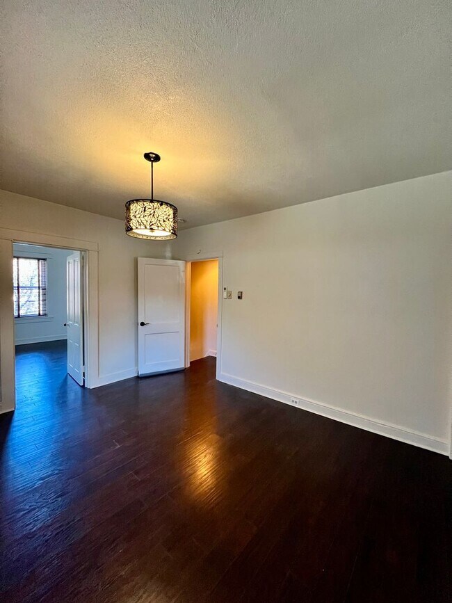 Photo - 36 E New St Unit 2