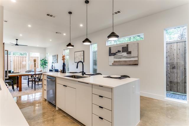 Photo - 911 Muncie Ave