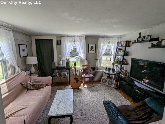 Photo - 140 Grove St Unit 1