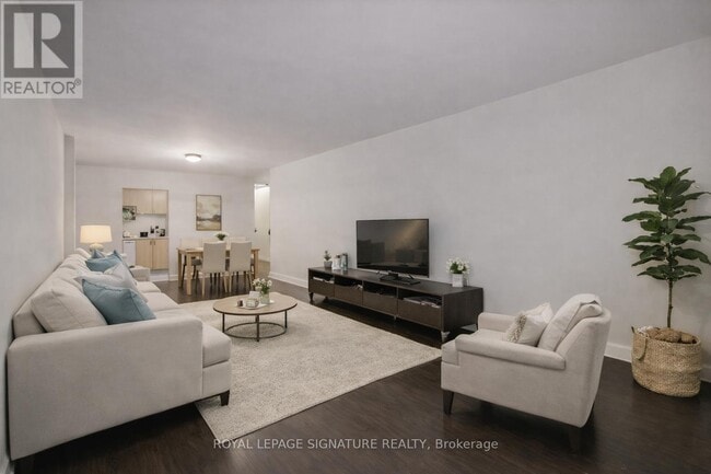 Photo - 335 Lonsdale Rd Unité 212