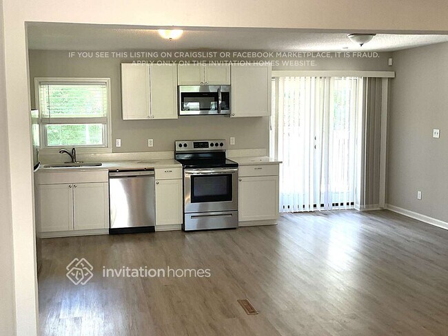 Photo - 1833 Rollingwood Dr SE