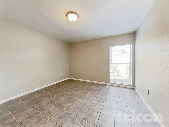 Photo - 1408 Highview Rd