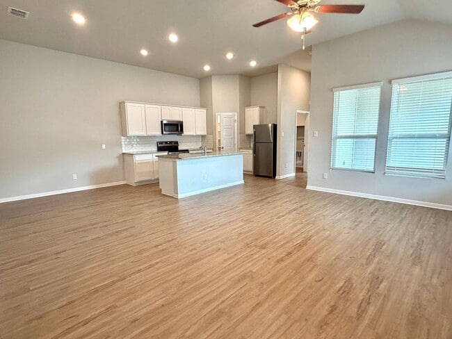 Photo - Amanda Park Duplex 3/2 off Potranco