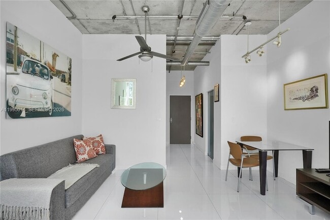 Photo - 2001 Biscayne Blvd Unidad 3213