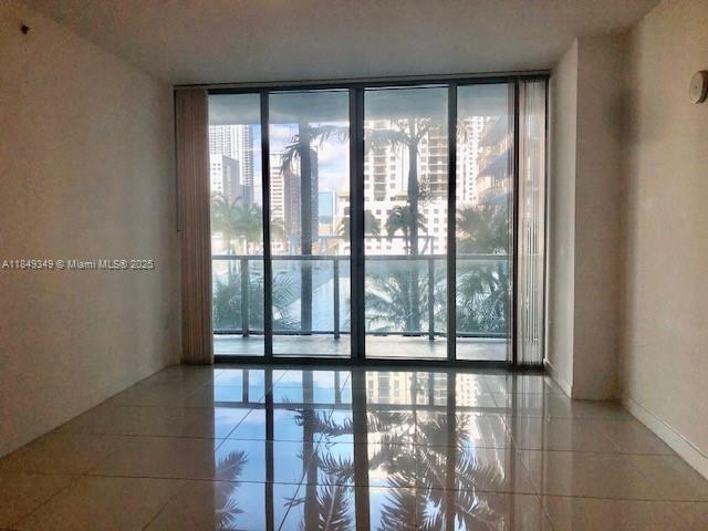 Building Photo - 79 SW 12th St Unit 1010 Rental