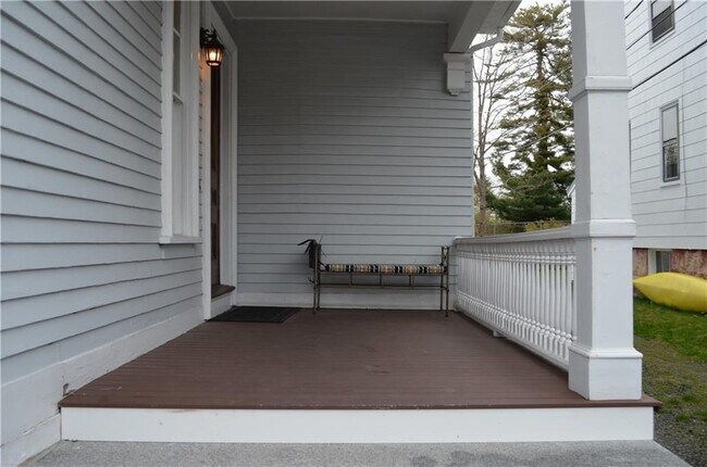 Building Photo - 42 Mann Ave