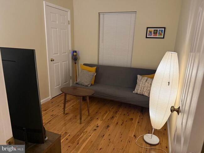 Photo - 4126 Timber Log Way