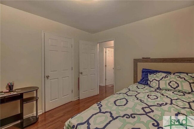 Photo - 1914B McLeod St