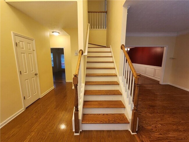 Photo - 350 Saddle Bridge Dr