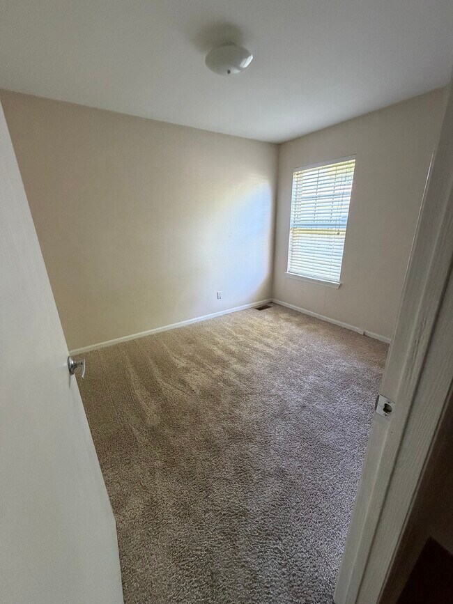 Photo - 3022 N Kenwood Ave