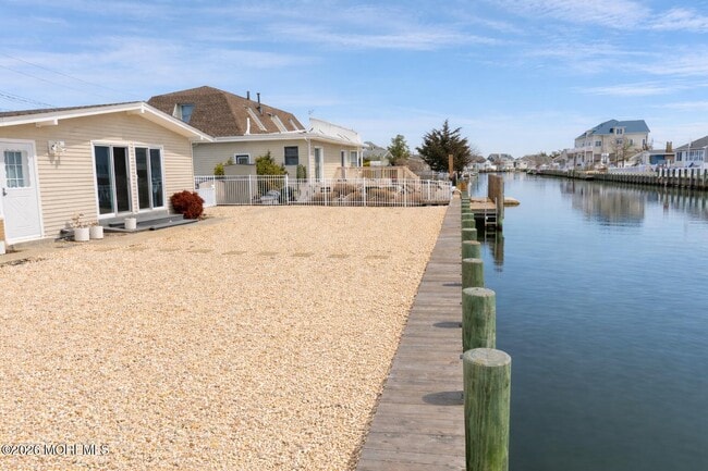 Photo - 825 Leeward Dr