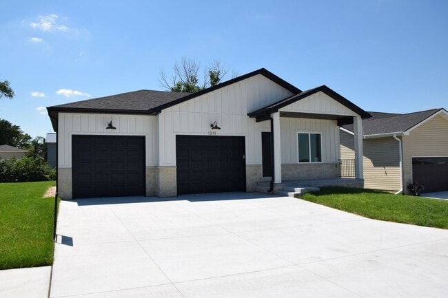 Photo - Rent-to-Own - Modern New Construction Home!