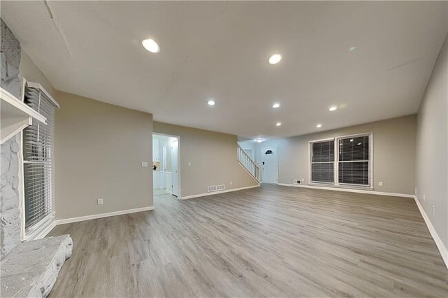 Photo - 3494 Sheree Trail