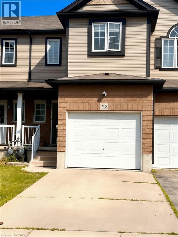 Photo - 212 Countrystone Crescent
