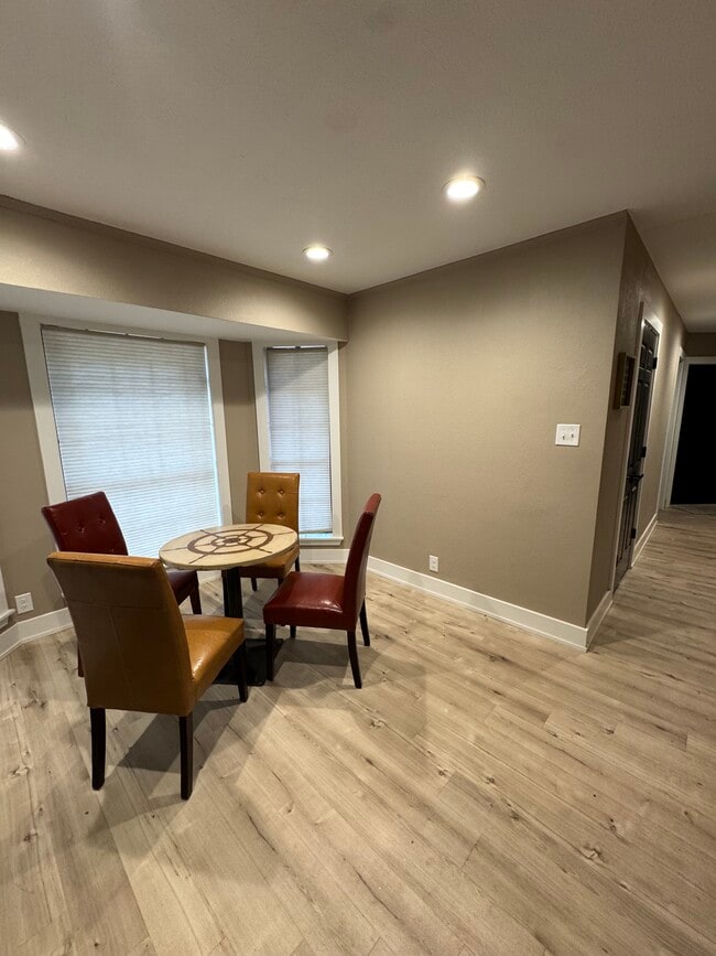 Photo - 5501 Chimney Rock Rd