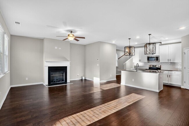 Photo - 1553 Spring Hollow Way