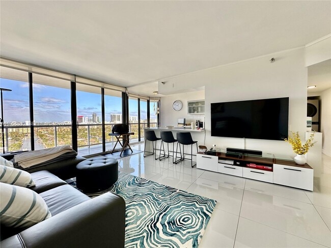 Building Photo - 3640 Yacht Club Dr Unit 1903