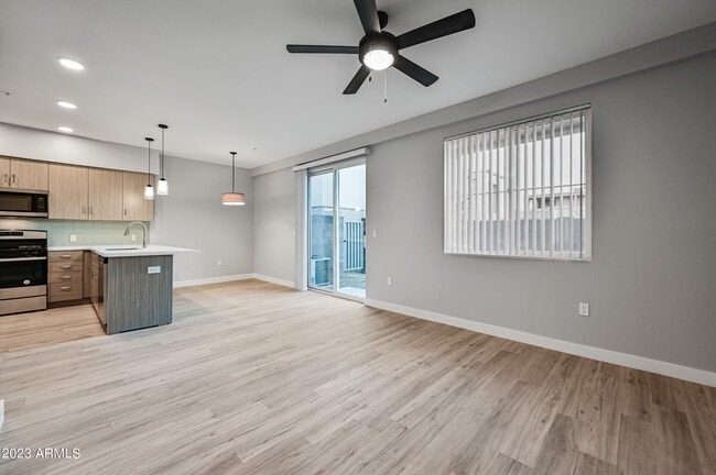 Photo - 1023 W 5th St Unit 1012