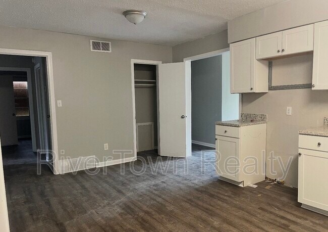 Photo - 1423 Abernathy Rd