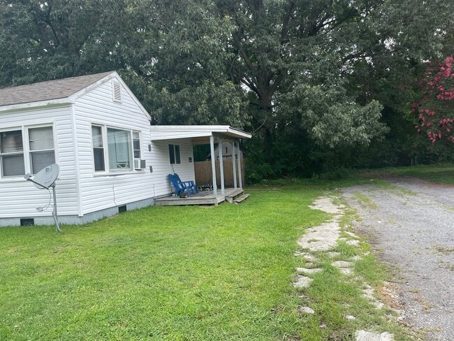 Photo - 2611 Omar St
