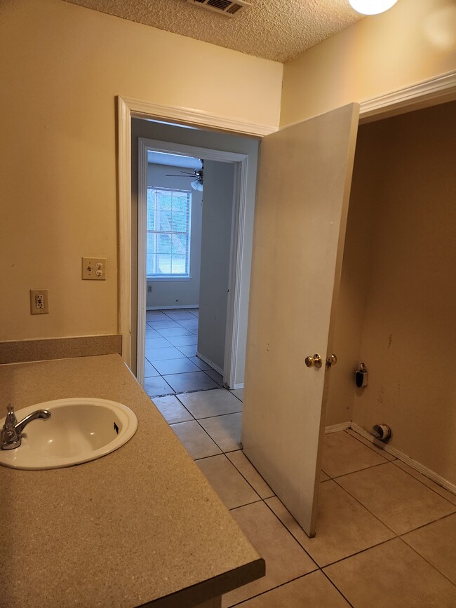 621 Woodsman Dr