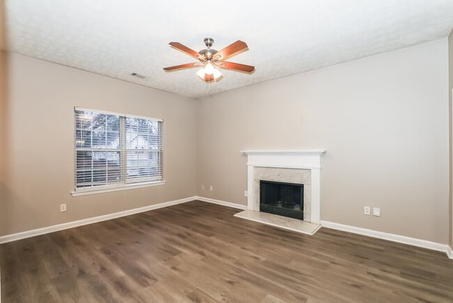 Photo - 7430 Royale Ln