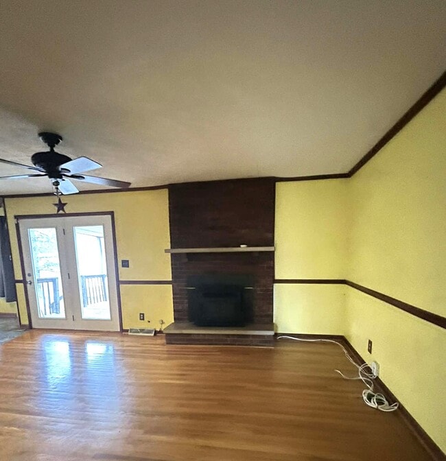 Photo - 1820 Perry Crossing Rd